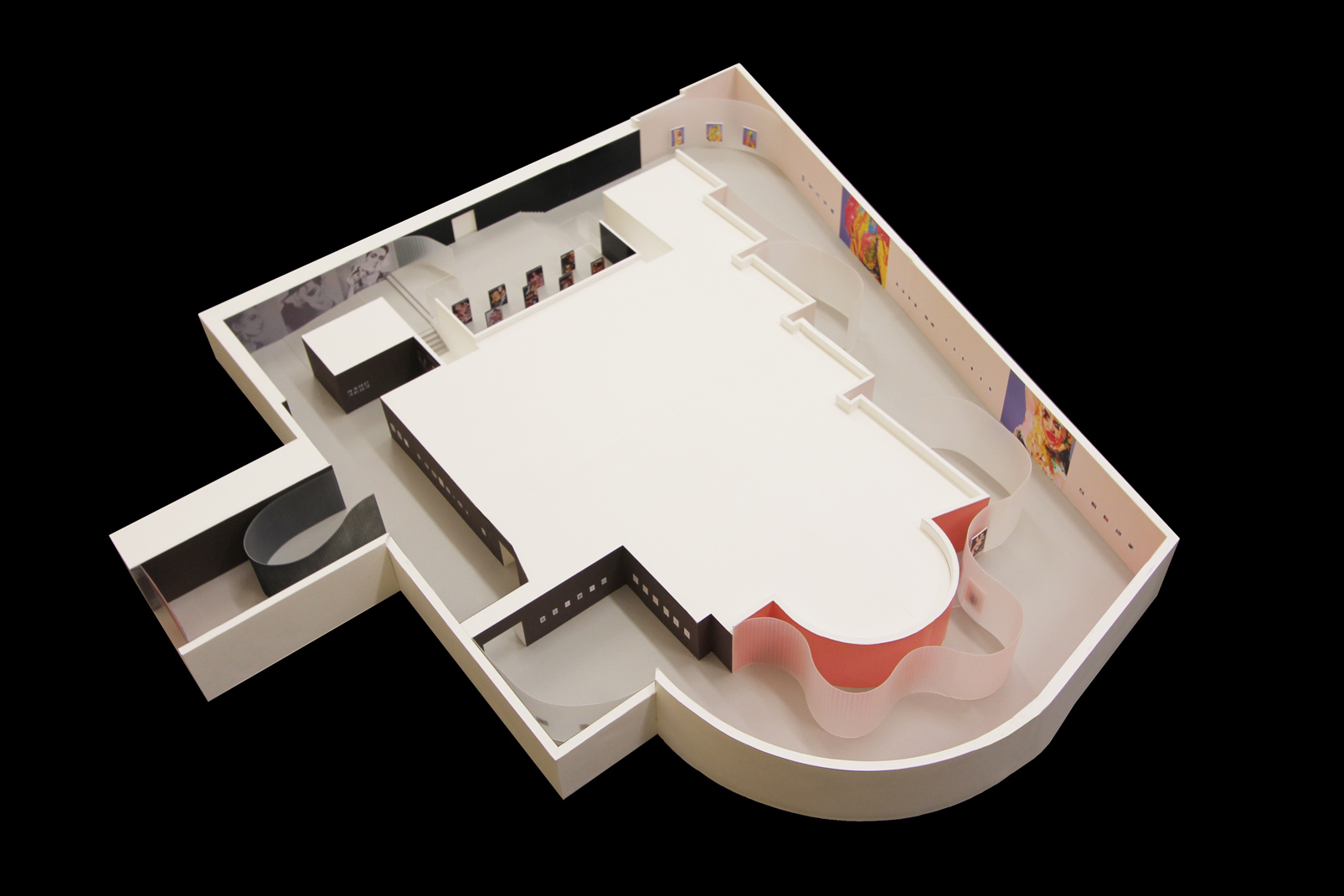 Linder: Femme/Objet at Musée d'Art Moderne